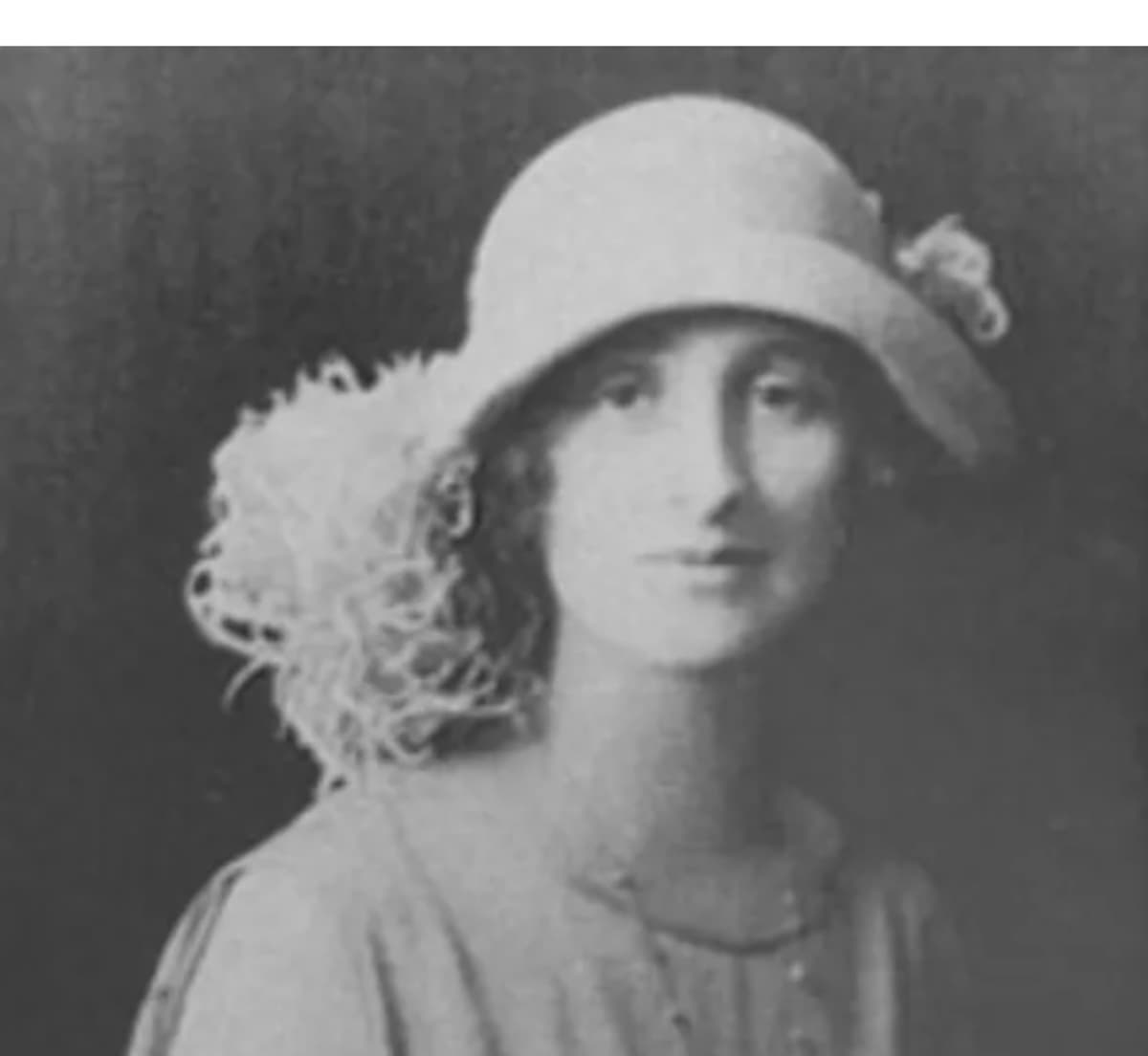 A portrait of Vera Brittain as a young woman